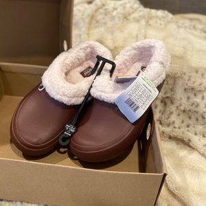 NWT Classic lined Crocs